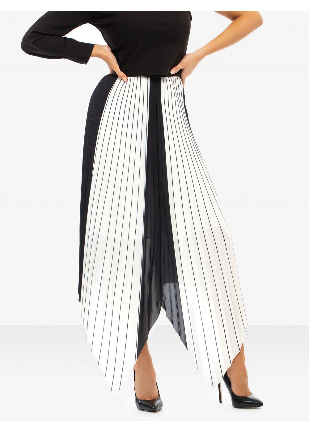AQ/AQ Bodhi Pleated Midi Skirt