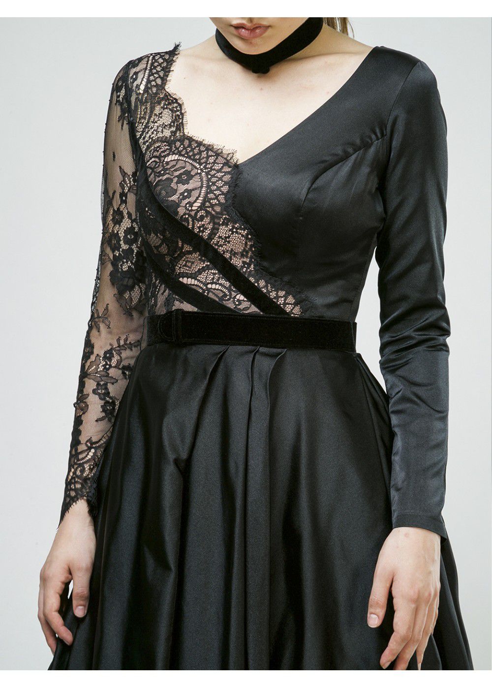 Maleone Dress Black with Guipure