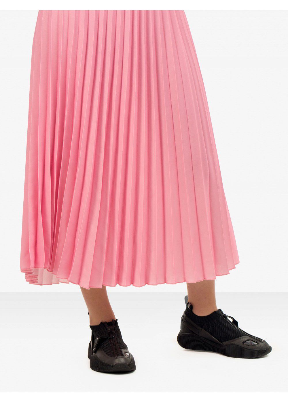 Quantum Courage Pleated Skirt in Pink